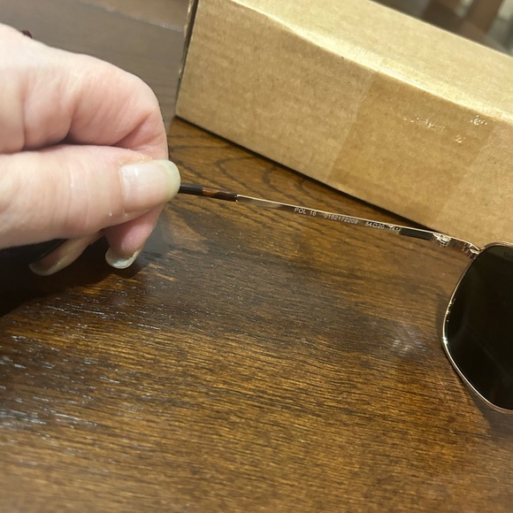 Polaroid Unisex Aviator Full Gold Frame & Tortoise Shell Polarized Sunglasses main image 6